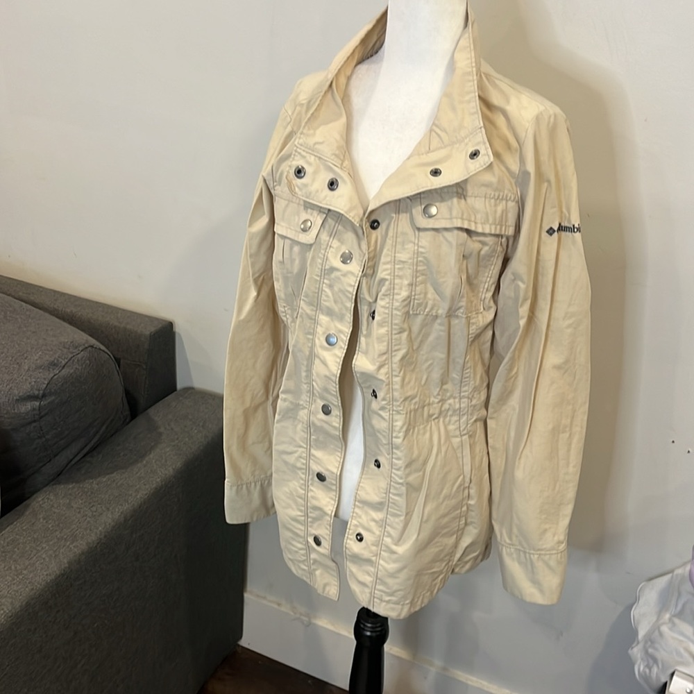 Light Columbia Jacket - Picture 2 of 6